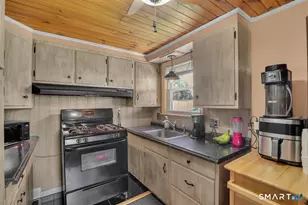 12 Westover Rd, New Britain, CT 06053 - Photo 5