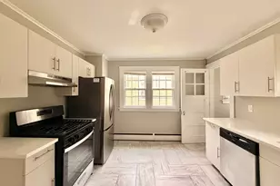 35 Glen Rd, New Haven, CT 06511 - Photo 3