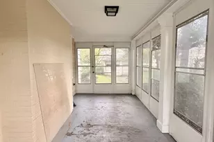 35 Glen Rd, New Haven, CT 06511 - Photo 9