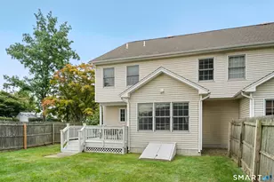 190 Beaumont St, Fairfield, CT 06824 - Photo 37