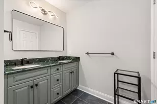 190 Beaumont St, Fairfield, CT 06824 - Photo 23