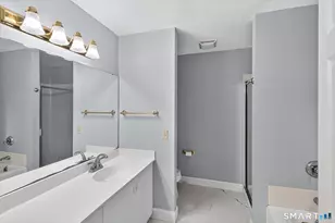7 Essex Ct, Avon, CT 06001 - Photo 27