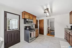 40 Pine St, Stratford, CT 06615 - Photo 11