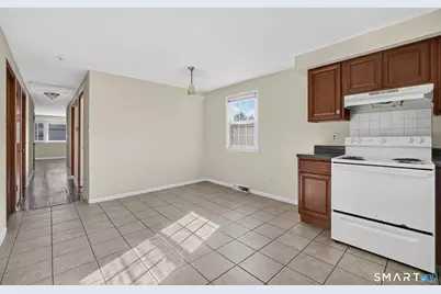 27 Manila Avenue, Woodbridge, CT 06525 - Photo 3