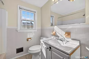 27 Manila Ave, Woodbridge, CT 06525 - Photo 9
