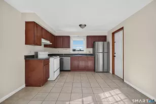 27 Manila Ave, Woodbridge, CT 06525 - Photo 7