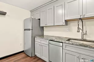 108 Oakwood Ave, West Hartford, CT 06119 - Photo 7
