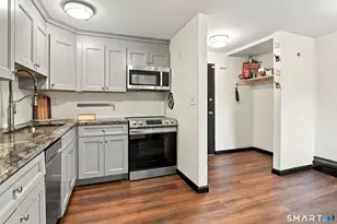 108 Oakwood Ave, West Hartford, CT 06119 - Photo 3