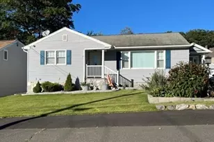 47 Hallock St, Waterbury, CT 06706 - Photo 1