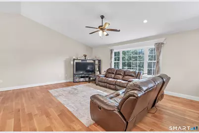 26-R Hoinski Way, Ansonia, CT 06401 - Photo 11