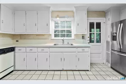 50 Fara Drive, Stamford, CT 06905 - Photo 9