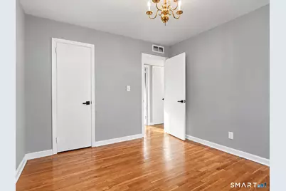 21 Van Buskirk Avenue, Stamford, CT 06902 - Photo 9