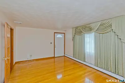 326 Elm Street, Windsor Locks, CT 06096 - Photo 9