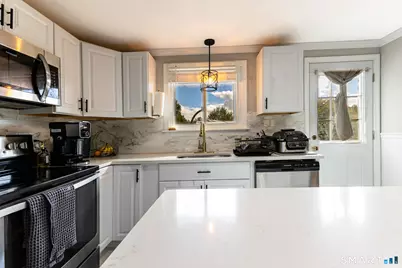 75 Vernon Street West, Manchester, CT 06042 - Photo 9