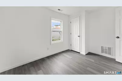 383 Harral Avenue, Bridgeport, CT 06604 - Photo 11