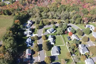 37 Valley Dr, Middletown, CT 06457 - Photo 3