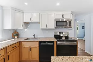 181 Brown St, Middletown, CT 06457 - Photo 9