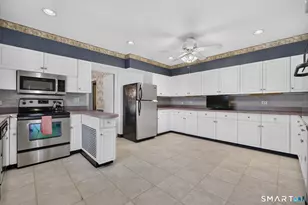 32 East Main St, Stonington, CT 06378 - Photo 11