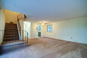 2 Meeting House Rd, Stratford, CT 06614 - Photo 5