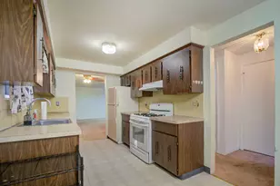 2 Meeting House Rd, Stratford, CT 06614 - Photo 7
