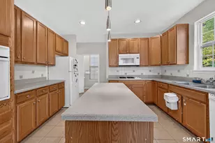 25 Auburn Way, Torrington, CT 06790 - Photo 3