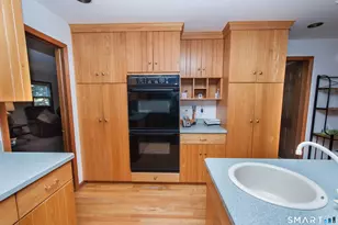 39 Hunters Ridge Rd, Shelton, CT 06484 - Photo 11
