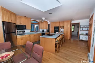 39 Hunters Ridge Rd, Shelton, CT 06484 - Photo 9