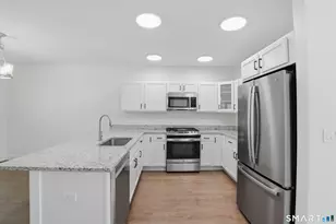 301 Harbour Close Close, New Haven, CT 06405 - Photo 7