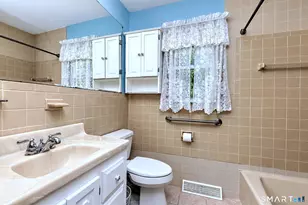 30 Chalon Rd, Trumbull, CT 06611 - Photo 25