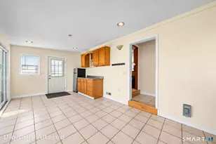 17 Pearl St, Windsor Locks, CT 06096 - Photo 11
