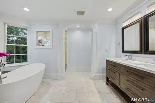 37 Thorne Pl, Bridgeport, CT 06605 - Photo 25