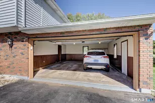 107 Patriot Ln, Newington, CT 06111 - Photo 9