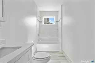 1065 Kossuth St, Bridgeport, CT 06608 - Photo 9