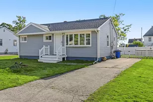 76 Great Circle Rd, West Haven, CT 06516 - Photo 1