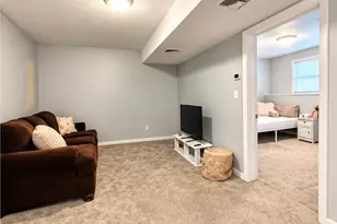400 Broadway, Hamden, CT 06518 - Photo 11