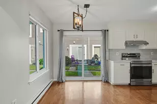 31 Betts Pl, Norwalk, CT 06855 - Photo 3