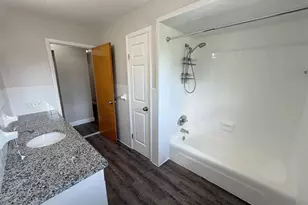 348 Oak St, Waterbury, CT 06705 - Photo 5