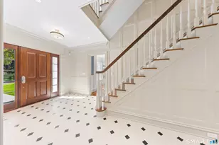 8 Bouton Ln, Darien, CT 06820 - Photo 3