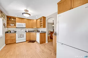 22 Metacomet Dr, Meriden, CT 06450 - Photo 11