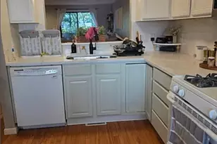 40 Foxon Hill Rd, New Haven, CT 06513 - Photo 9