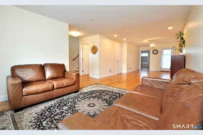 707 Old Village Circle, Windsor, CT 06095 - Photo 5