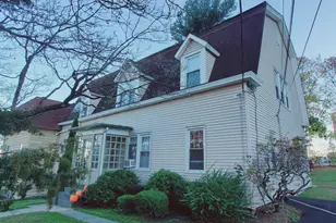 33 Holcomb Ave, Stamford, CT 06906 - Photo 9