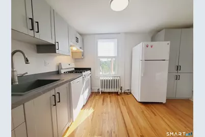 33 Holcomb Avenue #2L, Stamford, CT 06906 - Photo 3