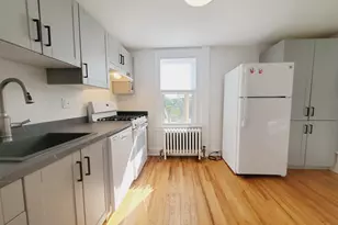 33 Holcomb Ave, Stamford, CT 06906 - Photo 3