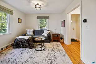 2084 Chapel St, New Haven, CT 06515 - Photo 11