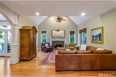 15 Saint Michaels Court, Avon, CT 06001 - Photo 9