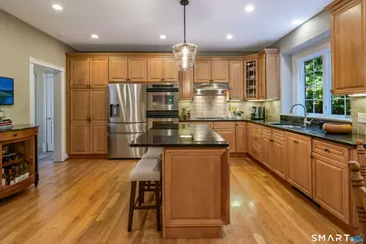 15 Saint Michaels Court, Avon, CT 06001 - Photo 5