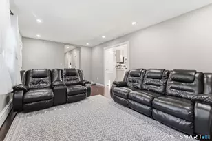 285 Dexter Dr, Bridgeport, CT 06606 - Photo 13