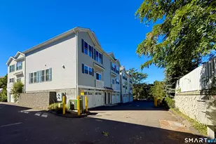 35 Terrace Pl, Stamford, CT 06902 - Photo 3