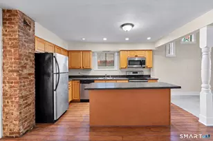 21 Pond St, Naugatuck, CT 06770 - Photo 9